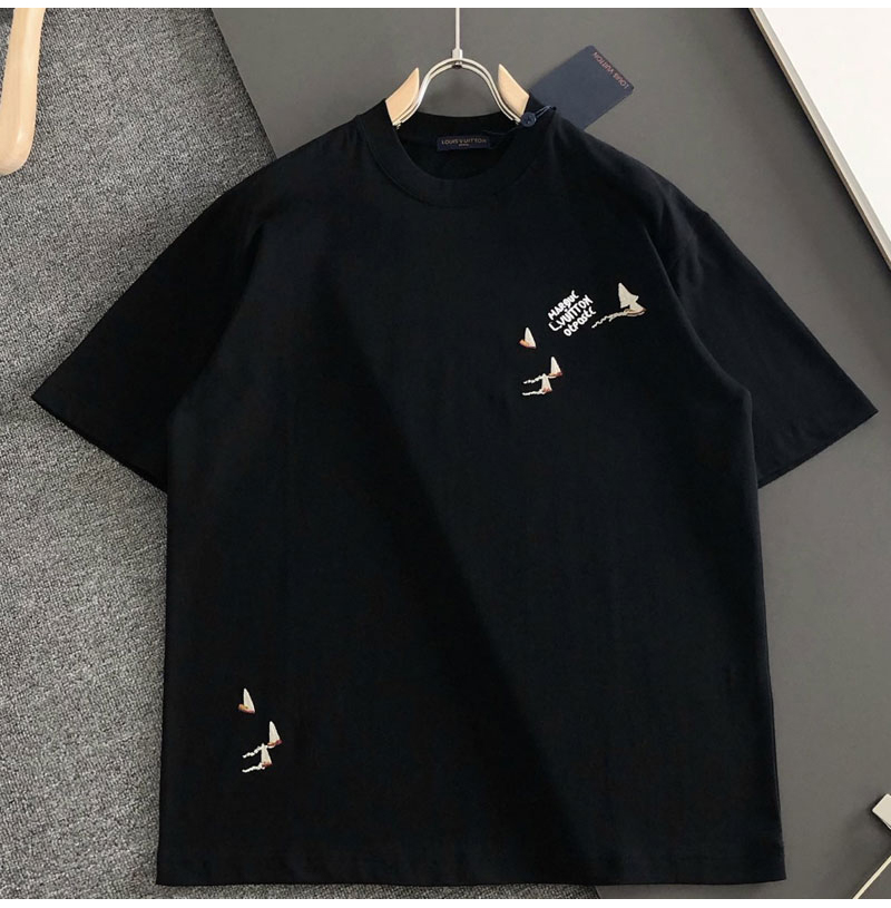 LOUIS VUITTON-04116 루이비통 2026SS 봄/여름 최신 크루넥 패션 반팔 티셔츠(2컬러)