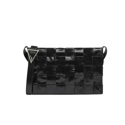 [스페셜오더]BOTTEGA VENETA-691407 보테가 베네타 블랙 맥시 카세트 백 36CM