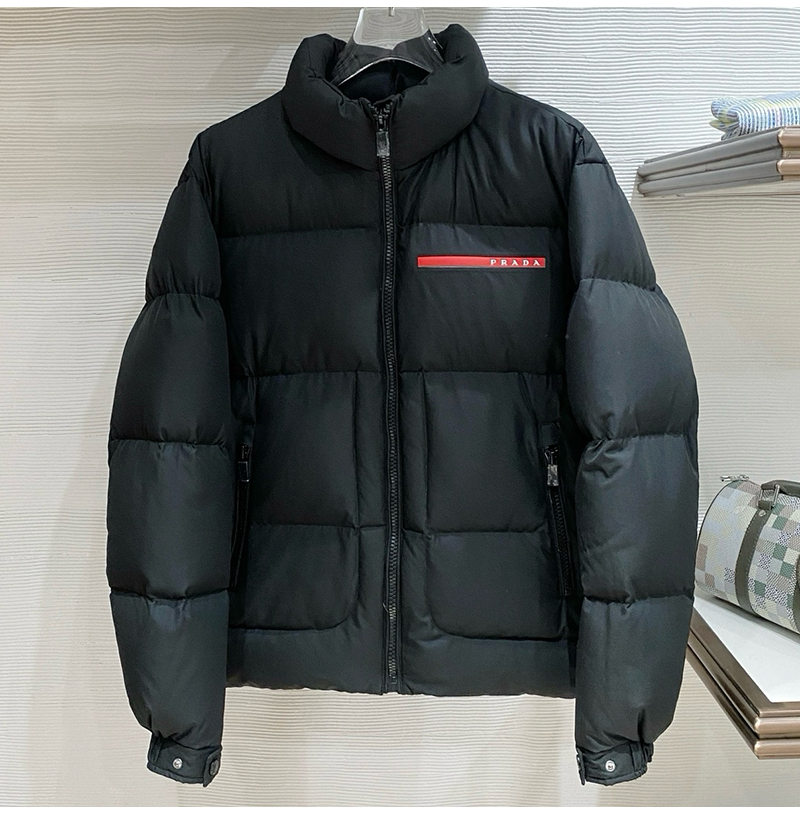 PRADA-1E2C09 프라다 신상 자카드 나일론 패딩 / 메탈 소프라니 로고 패딩 블랙 남성용